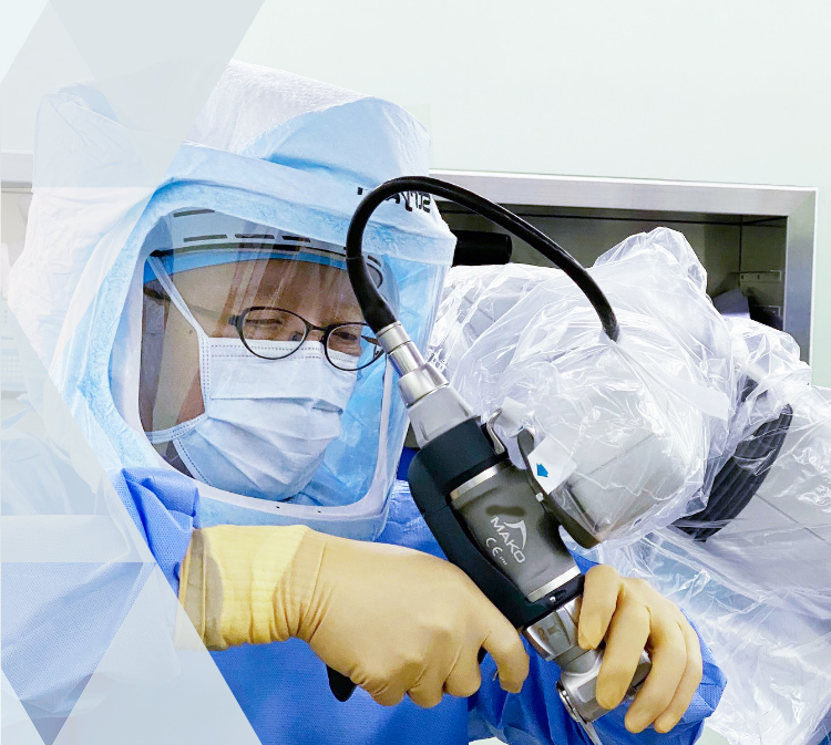 人工関節手術支援ロボット「Mako」を使った手術風景の写真